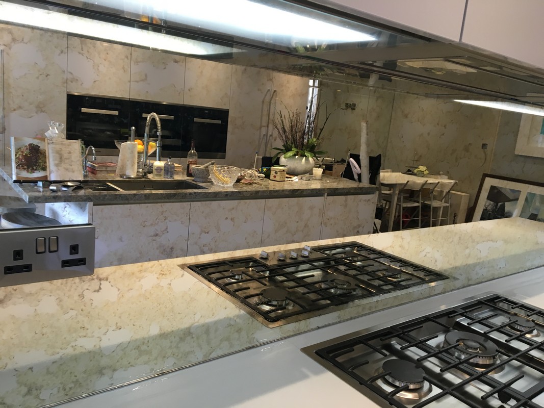 Mirror glass splashback in Newbury luxury kitchen